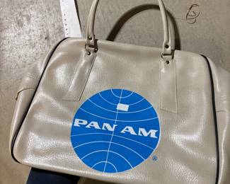 . . . vintage Pan Am travel bag