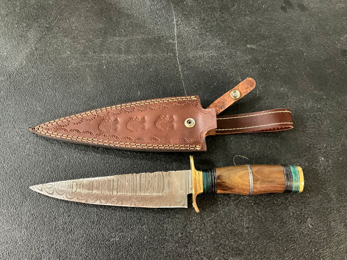 Knife & Leather Sheath
