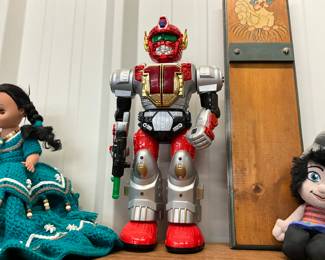 Toy Robot "Zadak" -- Chicken Wall Decor