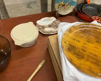 Pyrex Covered Casserole Dish --