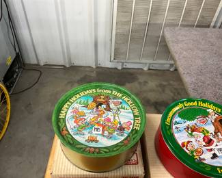 1985 Keebler Holiday Cookie Tin with Original Box