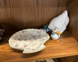 Porcelain Shell Shaped Trinket or Jewelry Dish