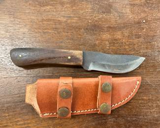 Fixed Blade Knife w/Leather Sheath