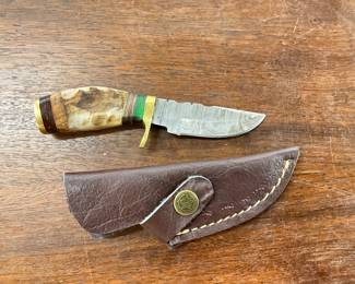 Knife w/Leather Sheath