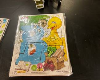 Sesame Street Big Bird and the Letter B Wooden Children's Jigsaw Puzzle