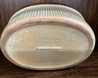 Treasure Craft Pottery Casserole / Ovenware