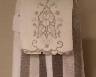 Towels in the master bath.