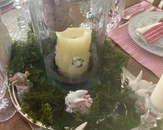 The centerpiece with the little rabbits.