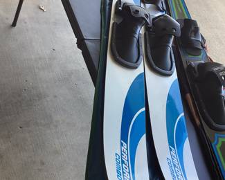 O’Brien water skis