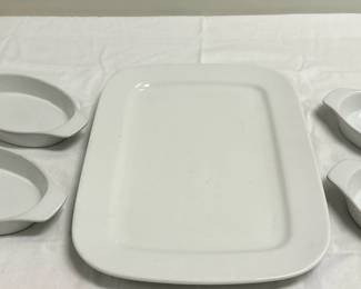 (5pc) Williams Sonoma Platter & Others | William Sonoma platter: 8.5 in. x 5 in. Baking dishes: 16.5 in. x 11 in. x 1 in.
