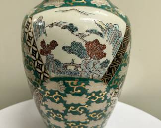 Imari Japanese Urn | Hand painted Asian-inspired Imari-style green urn with gold trim and pheasant details. - h. 14.5 x w. 8.5 in
