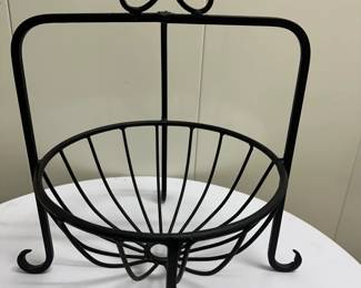 Iron Fruit Basket | Wrought iron fruit basket with handle. - h. 14 x w. 14.25 in


