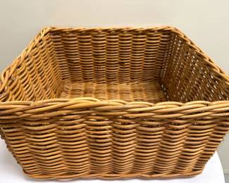 Square Wicker Basket | Square wicker basket with no handles. - h. 9 x w. 15.5 x d. 17.5 in

