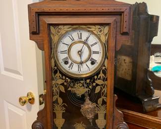 Antique clock / key