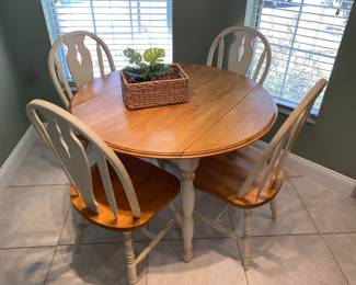 Wood Nook Table and 4 Chairs
