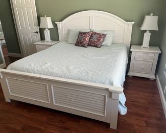 White King Bedroom Set