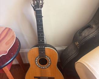 Ovation deluxe balladeer guitar, as is