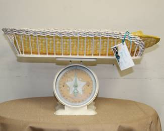 Darling vintage baby scale!