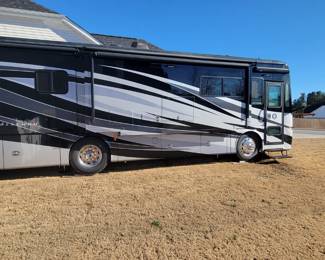 Tiffin elegro red 33AA $190k