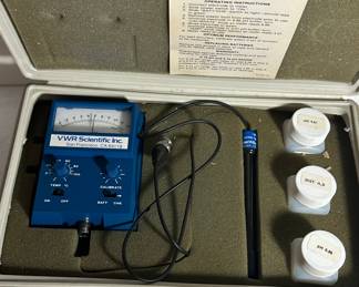 VWR Scientific Inc. Mini Ph Meter In Case