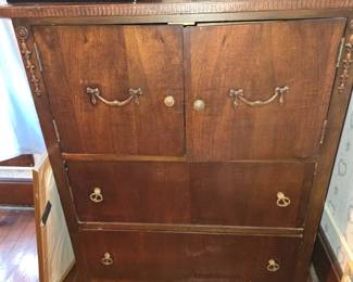 $5 Dresser