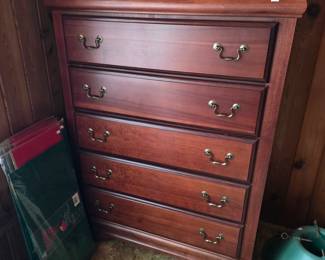 $5 Dresser
