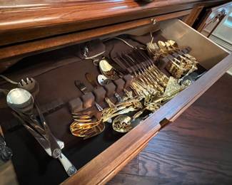 Wonderful & large golden flatware set!
