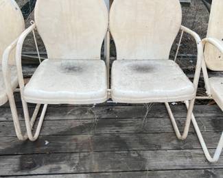 Dual seat vintage metal lawn chair
