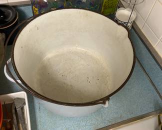 Vollrath powder blue 20 quart soup pot with handle