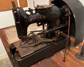 Exceptional Singer Sewing Machine 71-34 Buttonhole maker WOW