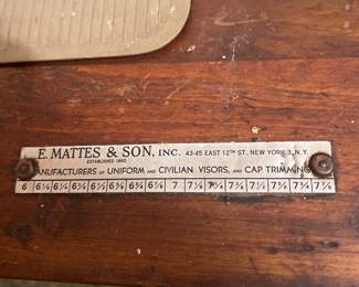 Former E Mattes & Sons former buttonhole maker singer sewing machine 71-34
