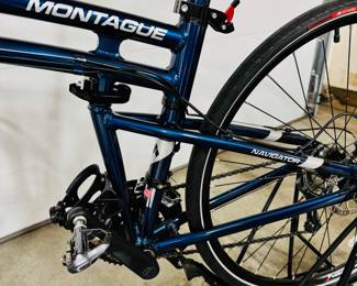 Barely used Montague Navigator folding bike with Like New carrying bag