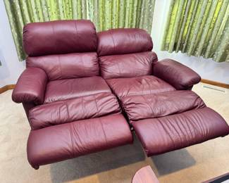 FlexSteel leather reclining loveseat