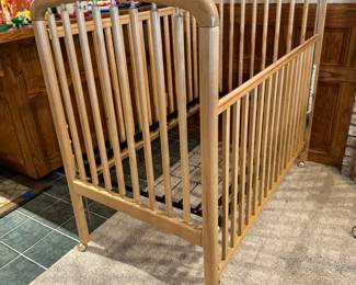 Simmons Little Folks crib with foot release sides (both)