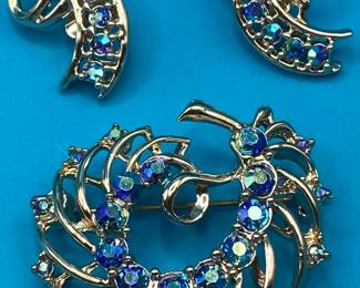Lots of Jewelry