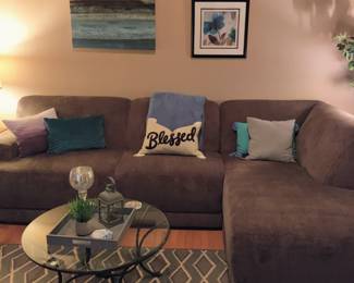 NFM ASHLEY SECTIONAL 5 YRS OLD LIKE NEW....DECO? IF FOR SALE