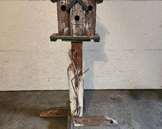 83 HandmadeWoodenBirdHouse