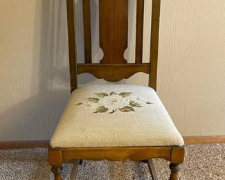 28 SideChairNeedlepointSeat