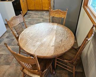 134 VintageOakKitchenFarmhouseTableLeaf4Chairs