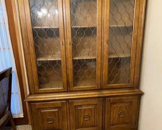 1 DrexelFurniture3DoorChinaCabinet