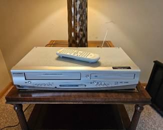 15 SylvaniaVCRDVDCDPlayer