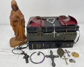 75 BiblesRosariesAmuletsPendantsCarvedWoodJesusStatue
