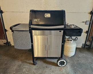 81 WeberPropaneBBQGrill