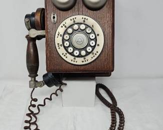 49 VintageWesternElectricWalnutWallPhone