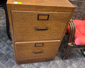 Globe Wernicke 2-Drawer Oak File Cabinet