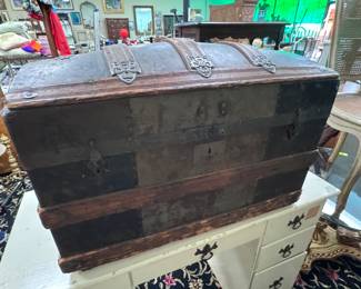 Early Dome Top Trunk