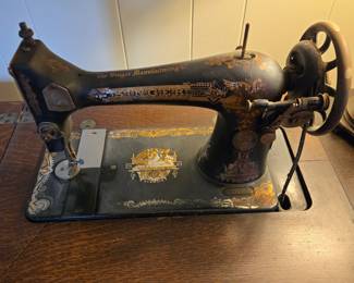 1910 Singer Model 27 Sewing Machine