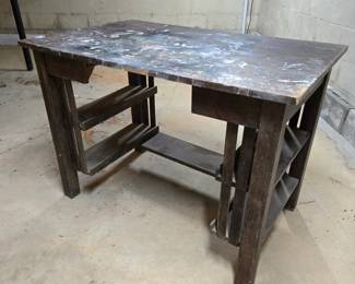 Vintage wood desk (missing drawer)