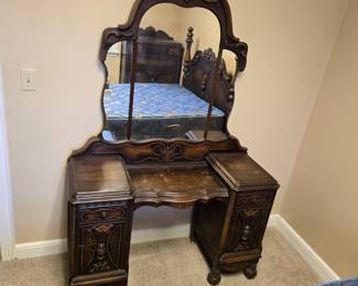 20's-30's Art Deco period bedroom set