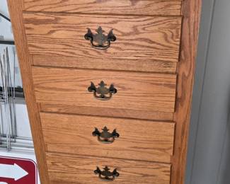 Oak Lingerie Chest - dovetails